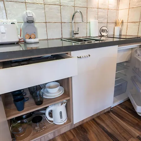 студио в близост до община * Warna