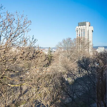 студио в близост до община * Warna