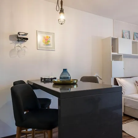 студио в близост до община Apartment Varna
